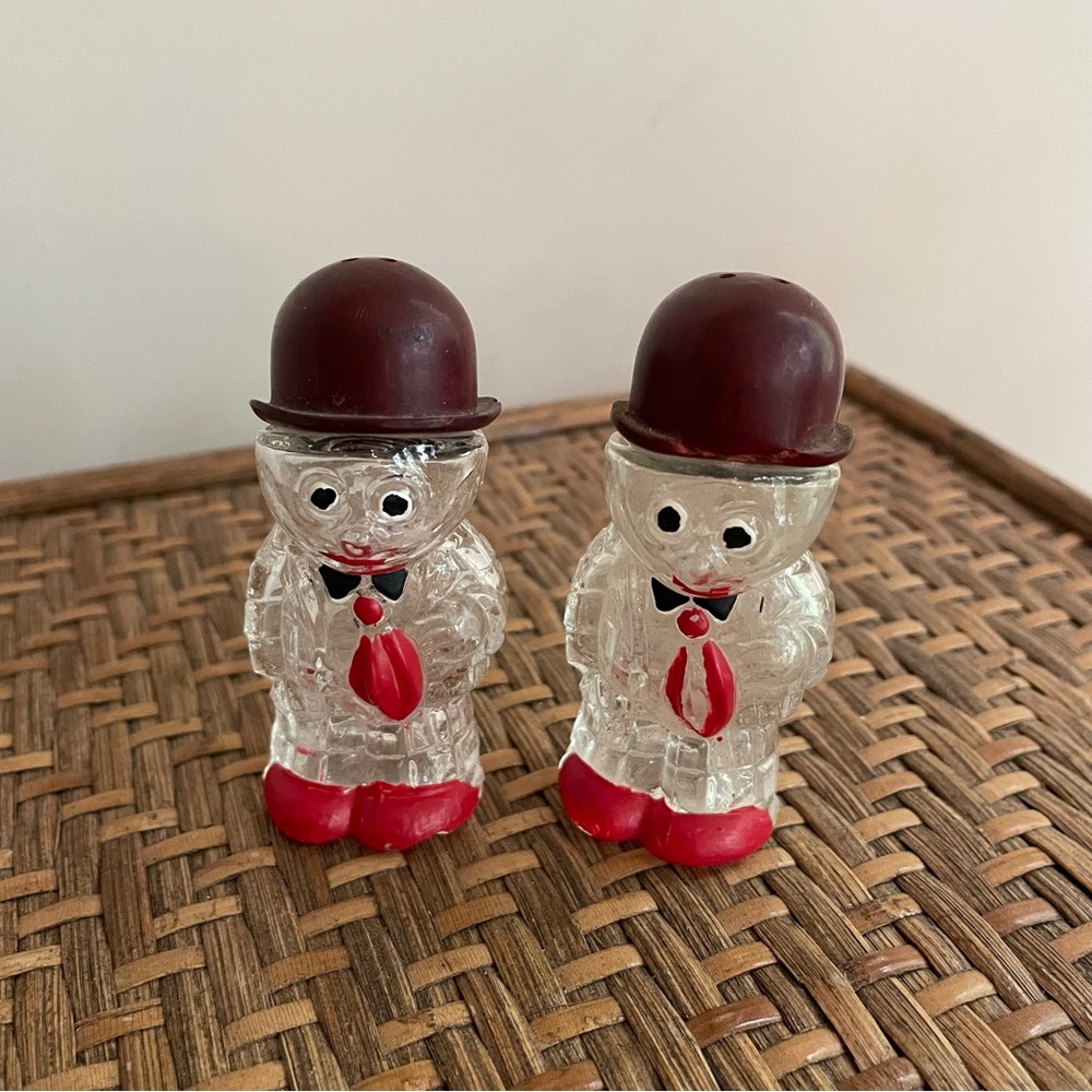 Vintage Moon Mullins in Bowler Hats Glass Salt Shakers